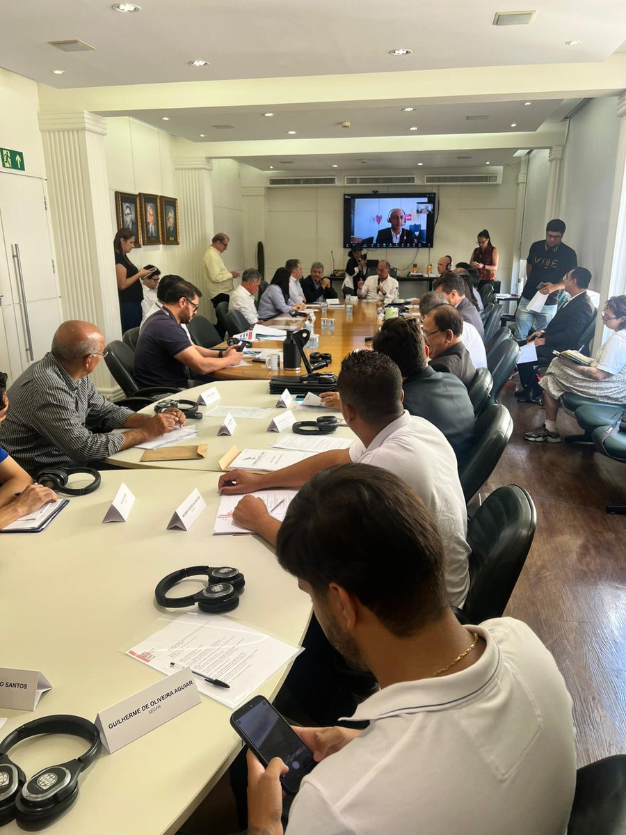 uniamericas's tweet photo. 🇧🇷Iniciamos la Reunión de la Red Nacional de Sindicatos de Carrefour Brasil.

✊🏾Unidxs para fortalecer la coordinación sindical, la defensa de los derechos laborales, para garantizar trabajo decente y respeto a quienes sostienen el sector del retail. https://t.co/wdBiy3hDw7