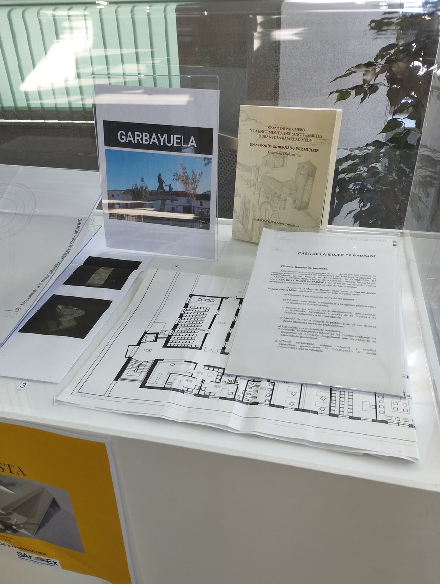 BiblioMerida tweet media