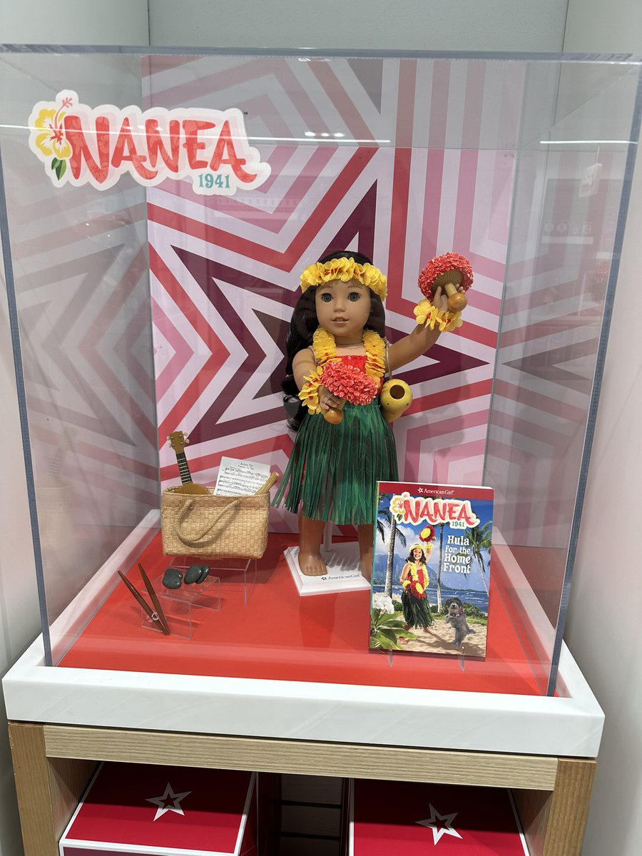 EllieJapan2022's tweet photo. I miss Hawaii!!!😍
#Hawaii #Hula #dance #NANEA #since1941 #Americangirlplace #NY #Manhattan #familytime https://t.co/UD3zZyY23A