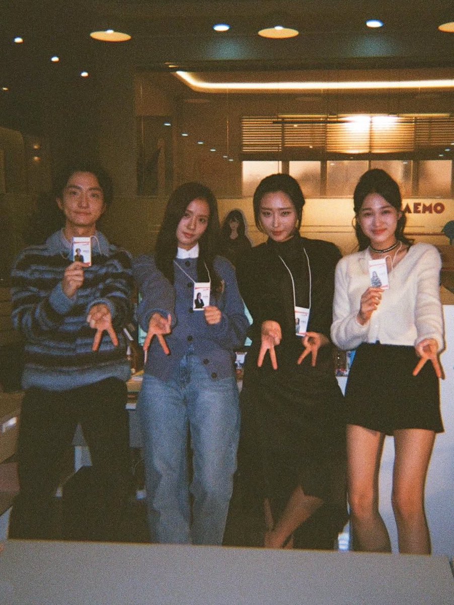 boyfriend on demand tweet media