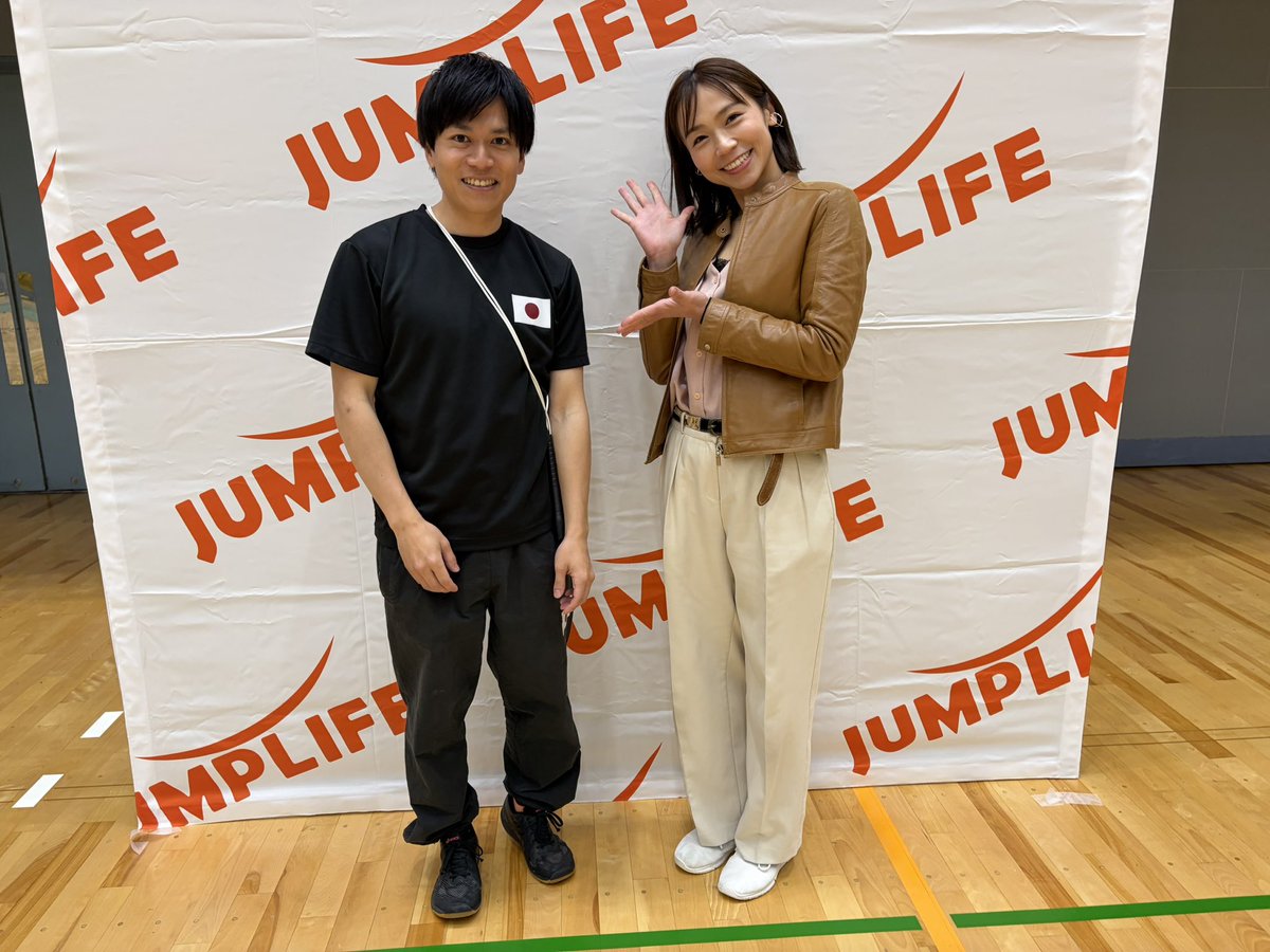 一昨日は！
豊中なわとび大会のMCをさせていただきました🎤✨
近年なわとびイベントにMCで呼んでいただけて貴重な経験をさせていただいております！
縄跳び世界チャンピオン黒野大先生！！
いつもありがとうございます😊
二重跳び連続200回300回といけるキッズ、すごすぎる…
#JUMPLIFE
#なわとび大会