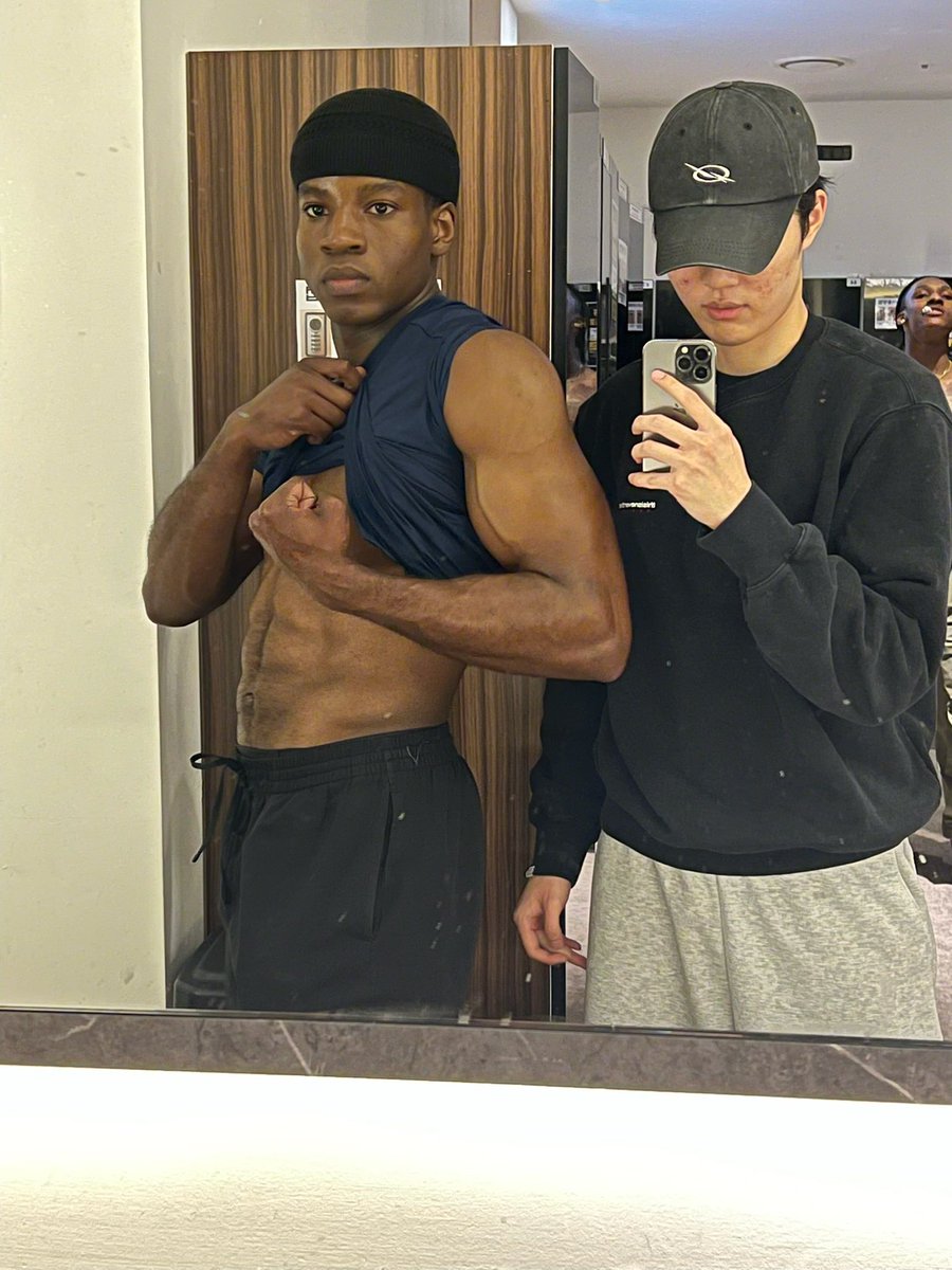 𝔸𝕁 ☽ tweet media