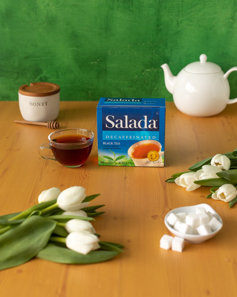 SaladaTea's tweet photo. A cup, a bloom, a quiet afternoon...
sometimes the day writes its own poetry. https://t.co/W0heYBiszh