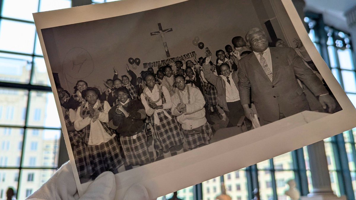 Chicago Public Library tweet media