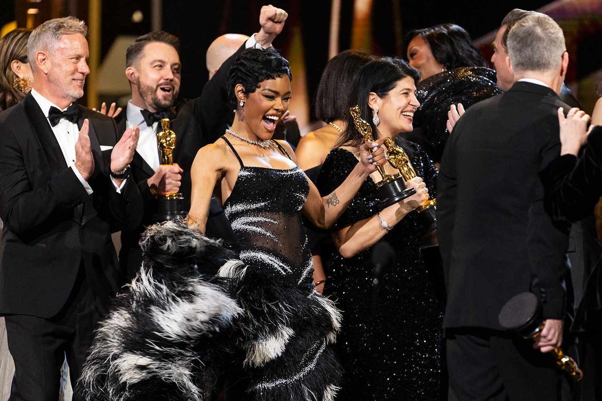 Chasing Amy Adams tweet media