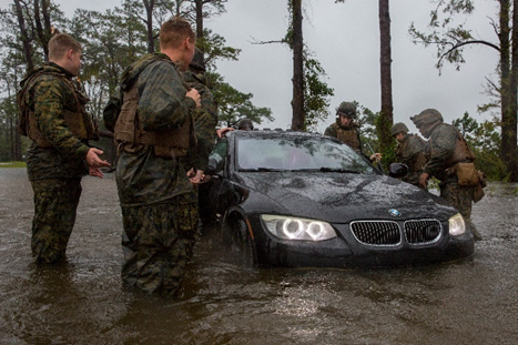 Floodwater is dangerous for ALL vehicles, gas or electric. Floodwaters can damage electronics, short‑circuit systems, and saltwater is highly corrosive.
If a vehicle has been flooded, it should always be inspected-whether it’s gas, hybrid, or fully electric.
📸LCpl  I Gomez https://t.co/zWssExNnOR