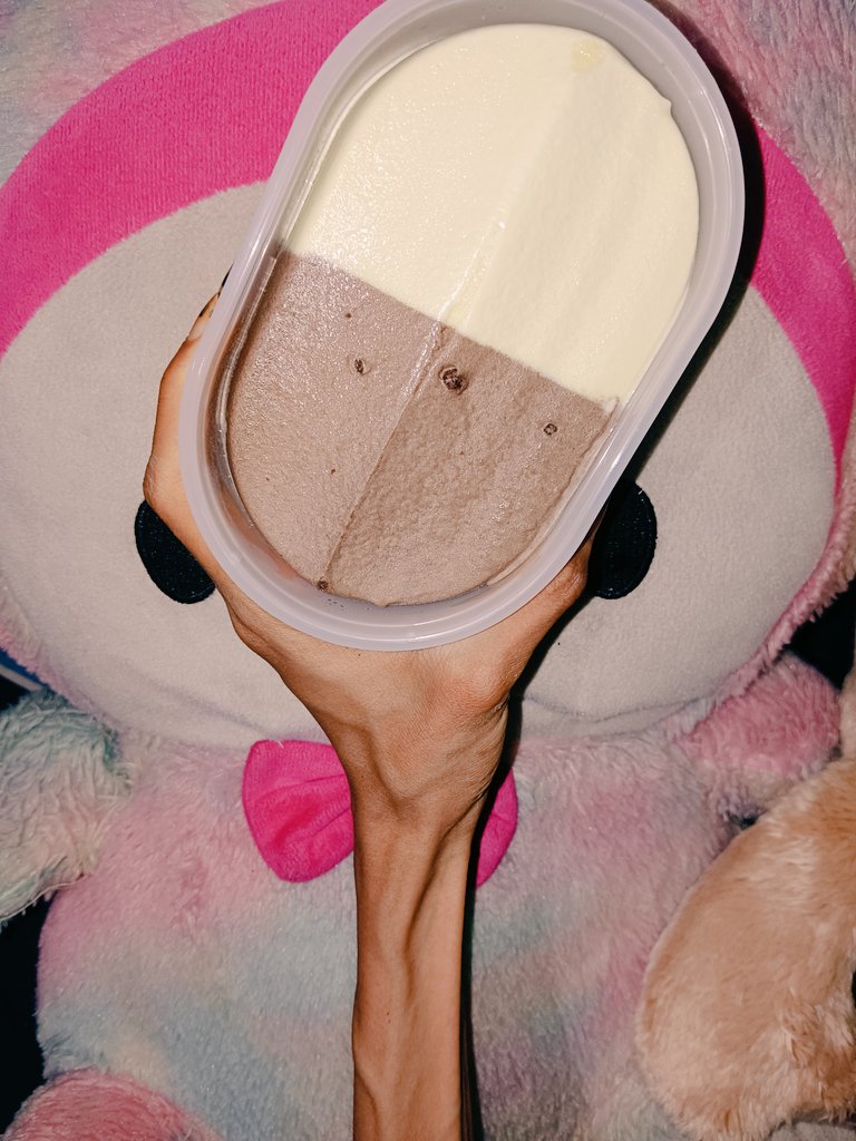 spikefayevalen's tweet image. 🥑💕 OMG i finally got my hand on the limited edition avocado brownie flavor!! #sohappy