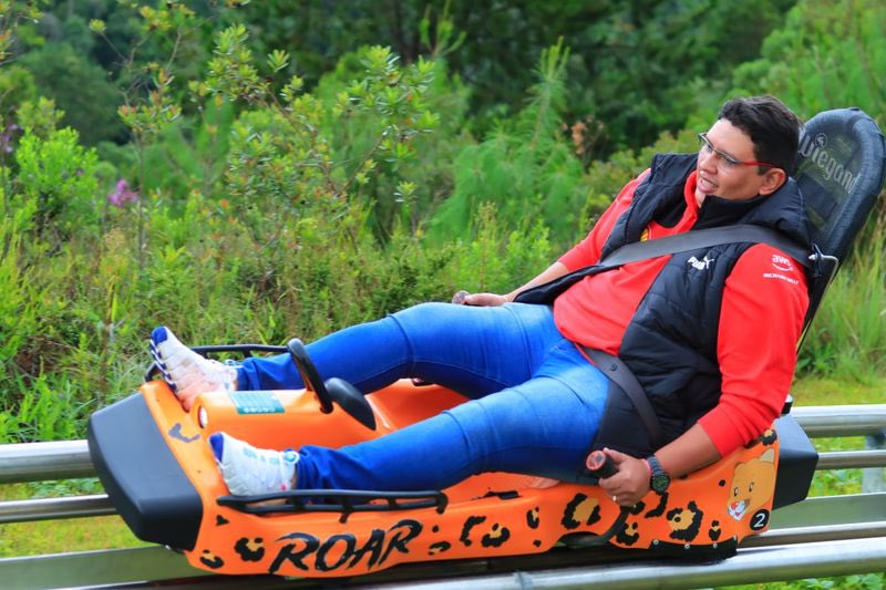 Filho27Roberto's tweet photo. Trenó Parque Capivari🎢🔥
#CamposDoJordão🍂❄️
#TrenóDeMontanha🏔️ https://t.co/FbH0GQQ4pg