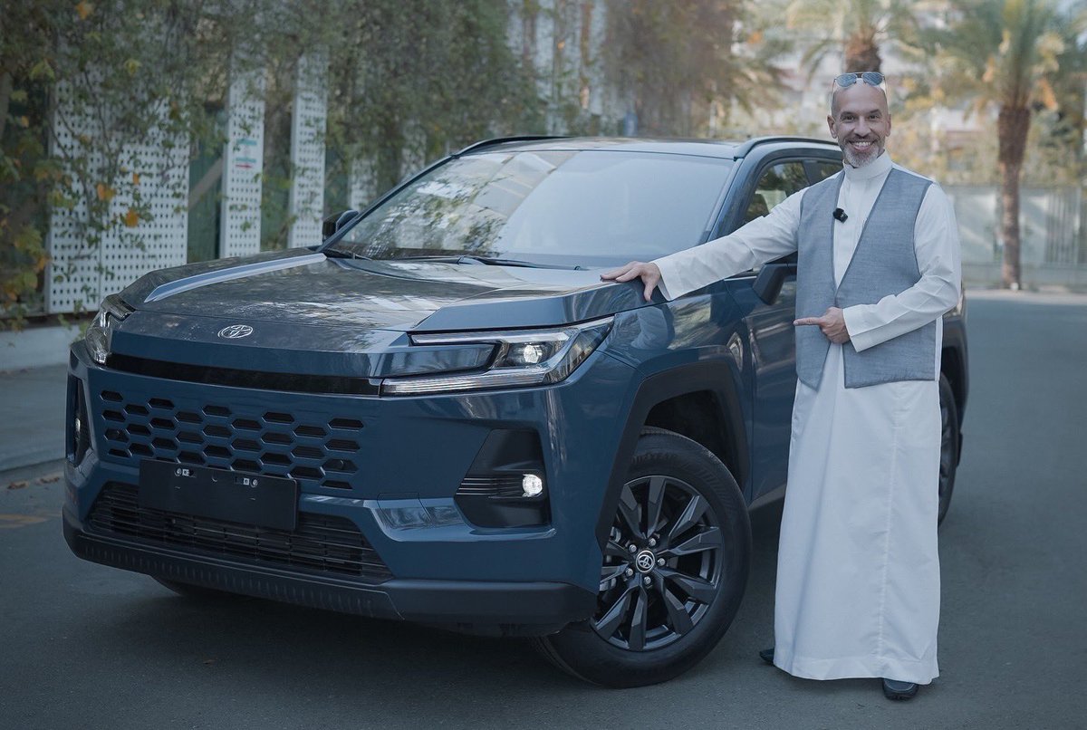 اوتو كاتش مع م. هاني داغستاني tweet media