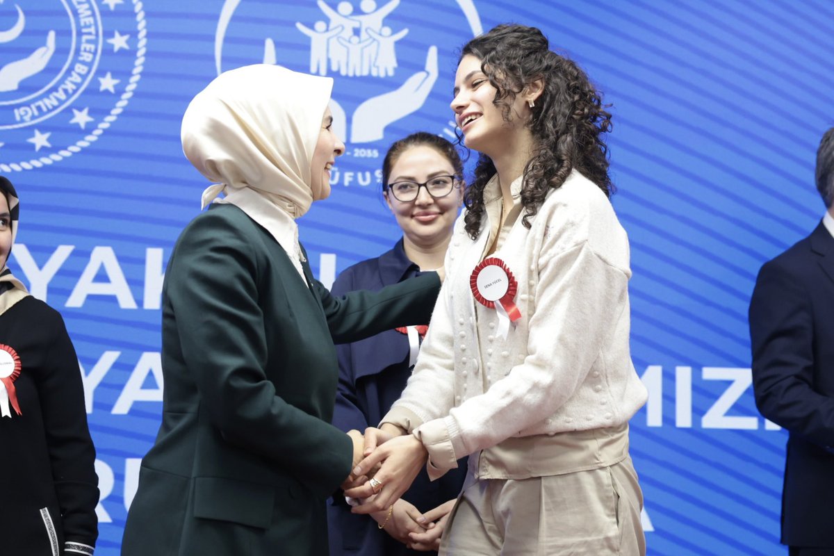 Mahinur Özdemir Göktaş tweet media