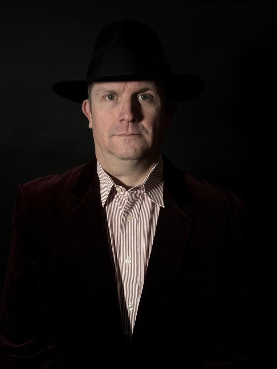 "That evening, my whole life changed"
Meet Peter Kroger: book dealer, quiet neighbour &amp; friend. Or is that a 'Pack of Lies'?
Played by the super Matt Arnold.
Don't miss this- book now
#theatre Pack of Lies 25-28 Mar #Brighton
Photo courtesy Phil Nair-Brown
ticketsource.co.uk/whats-on/west-…