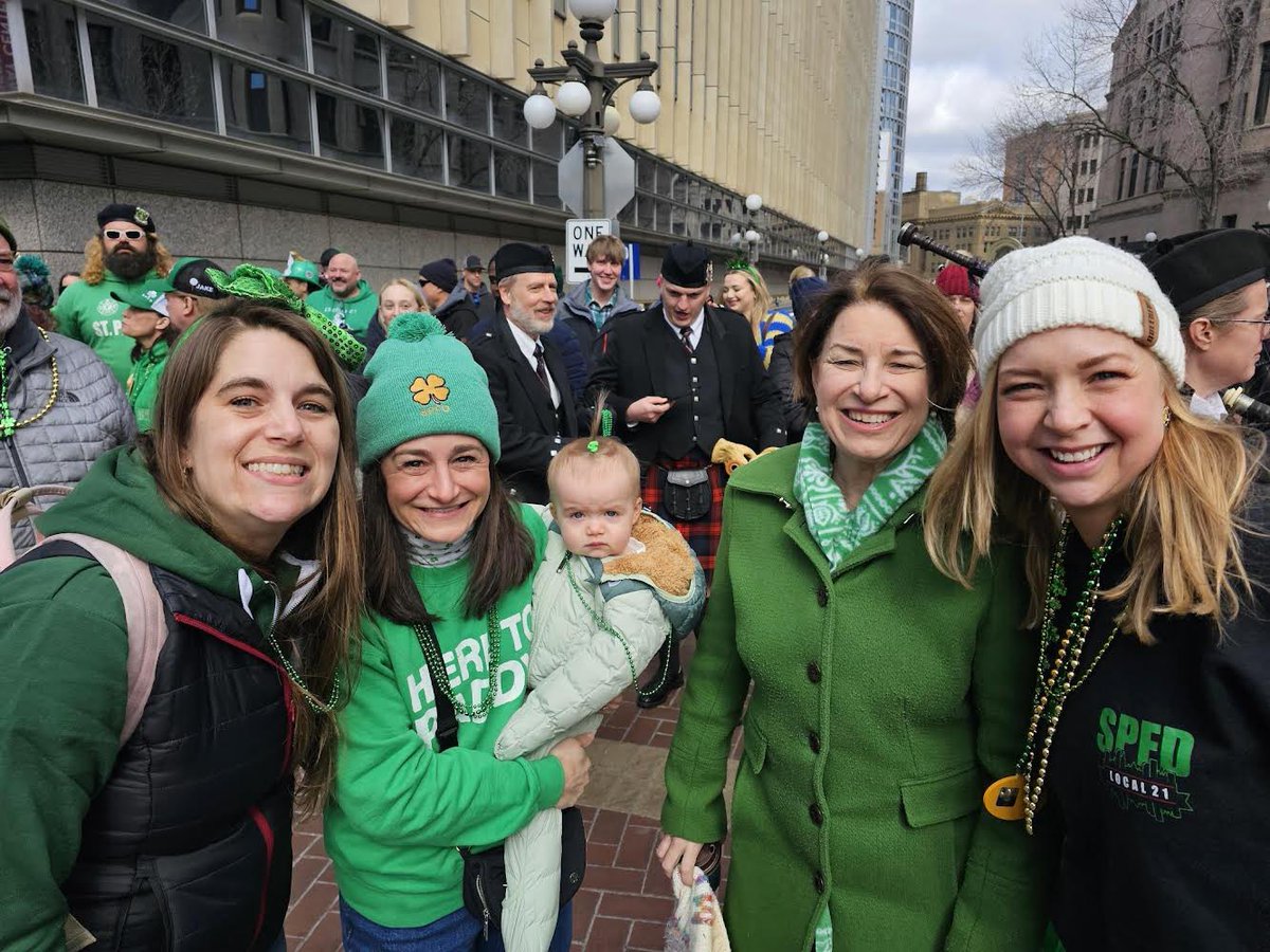 Amy Klobuchar tweet media
