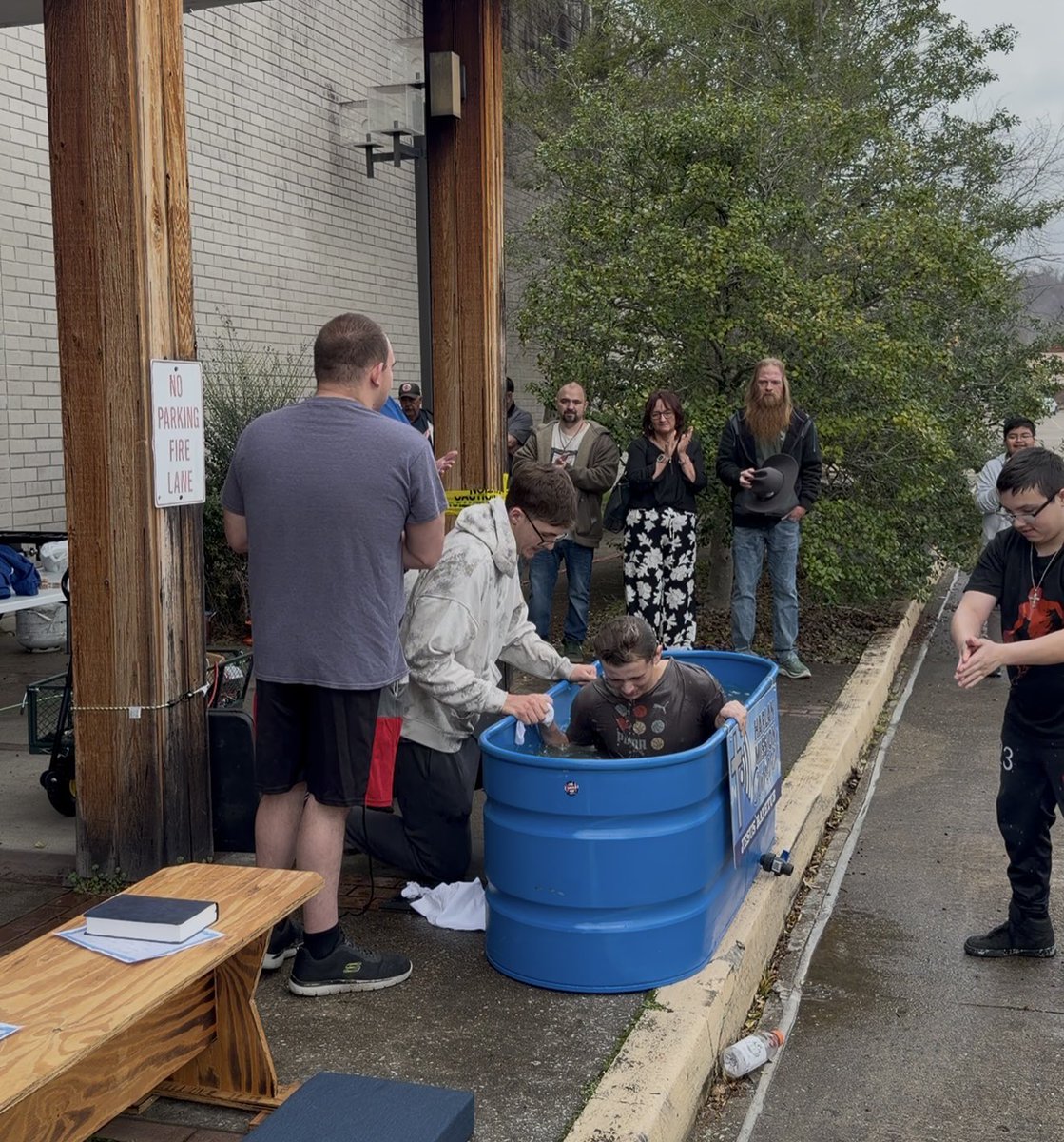 Sean Daniels tweet media