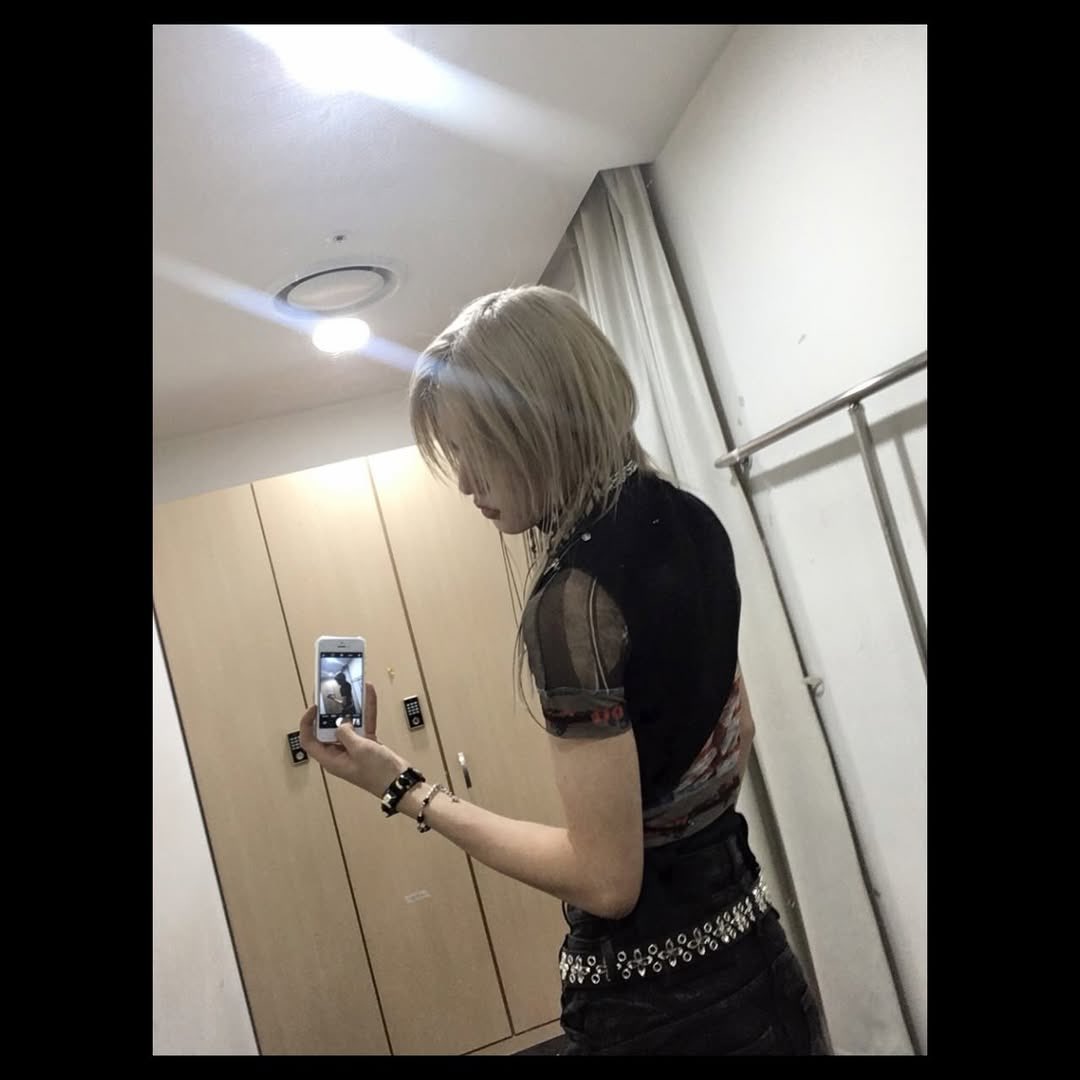 p1h pics tweet media