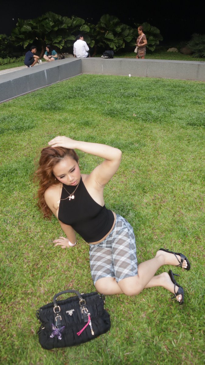 evlincarnatee's tweet photo. grass is greener wherever i am https://t.co/169PXQhaU7