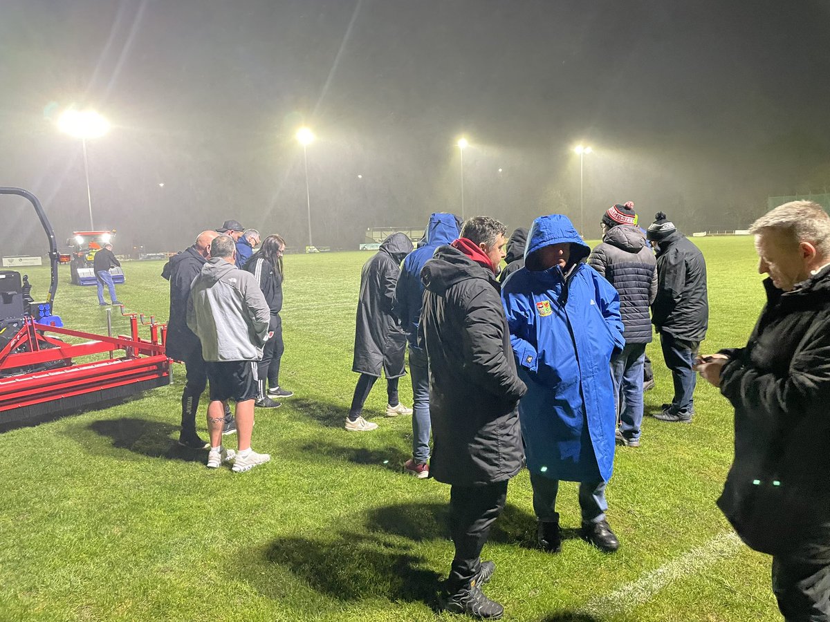 FAW_CDwest's tweet photo. Great session with the GMA’s @DSB181 last night at @GardenVillage12 with clubs from across south Wales coming along for a hands on demo &amp; talk about pitch maintenance &amp; renovation. Good networking opportunity to discuss good practices with fellow Groundskeepers &amp; contractors https://t.co/JhZ3Jf0Osl