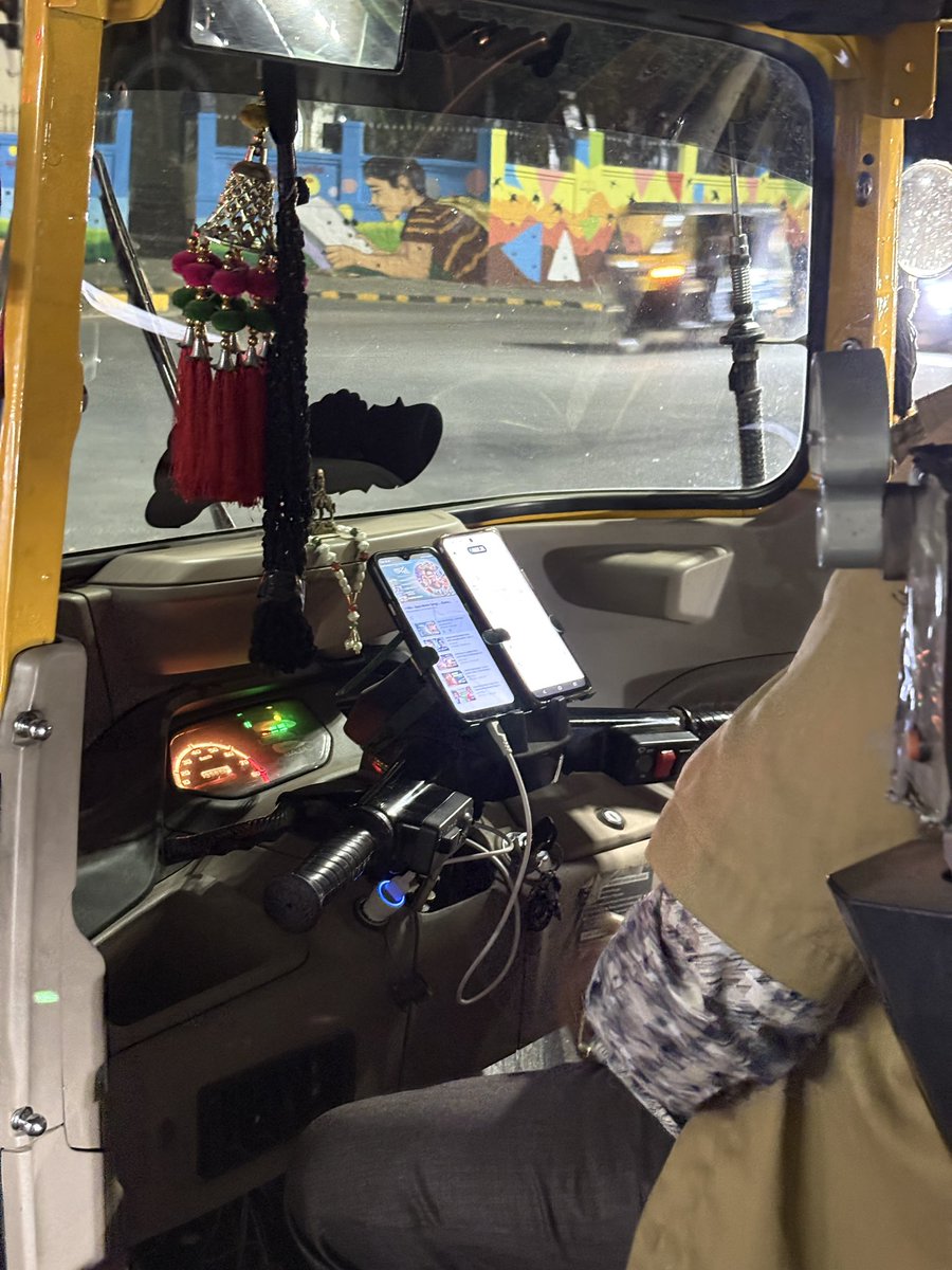 she00574's tweet image. Uncle ಅಪ್ಪು songs ಹಾಕೊಂಡು birthday celebrate ಮಾಡ್ತಾ ಇದ್ದಾರೆ 🥹❤️

#mysuru #appu