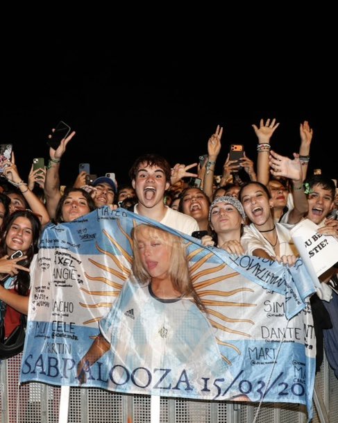 Team Sabrina 🐾 tweet media