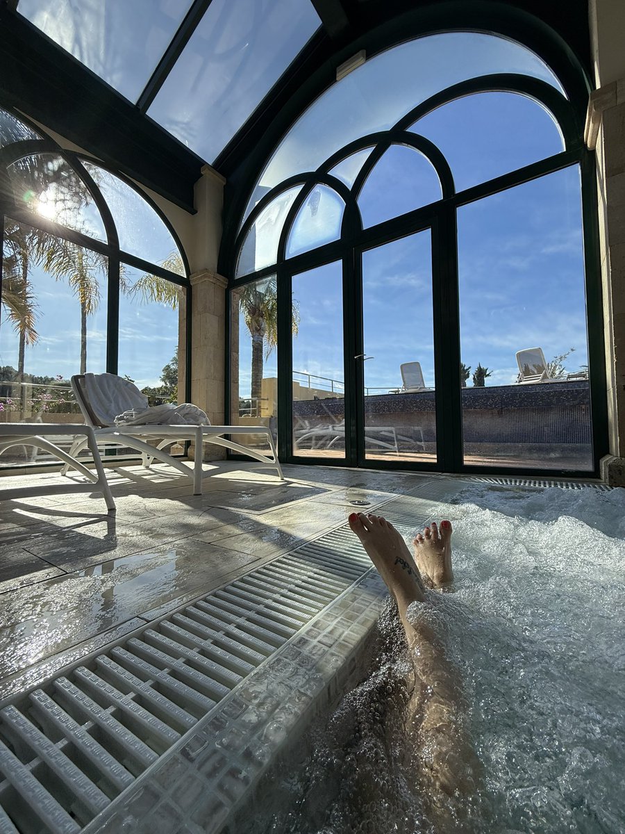 Nika🪽 tweet media