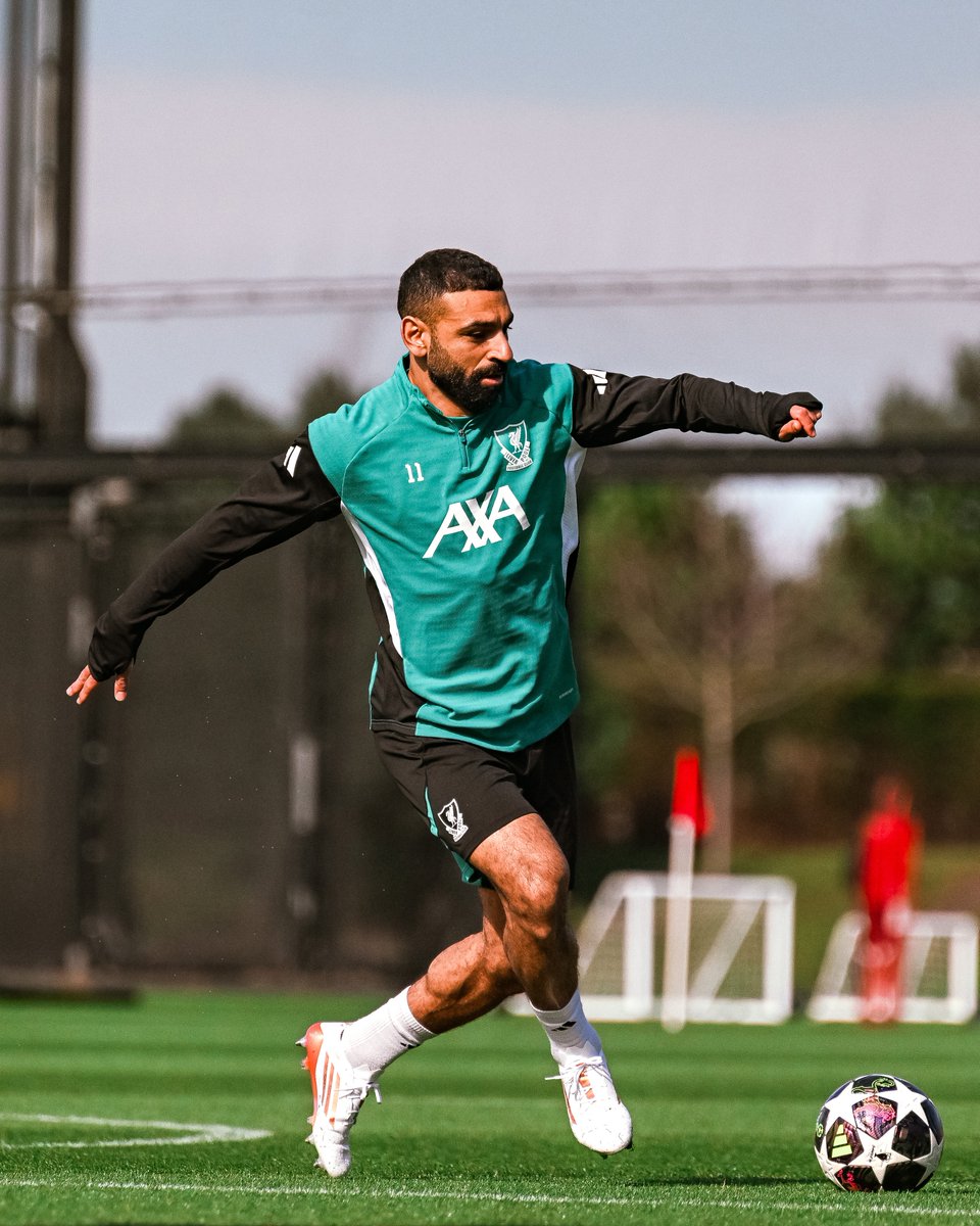 LFC's tweet photo. View photos from our MD-1 training session ahead of tomorrow’s Champions League last-16 second leg against Galatasaray 📸