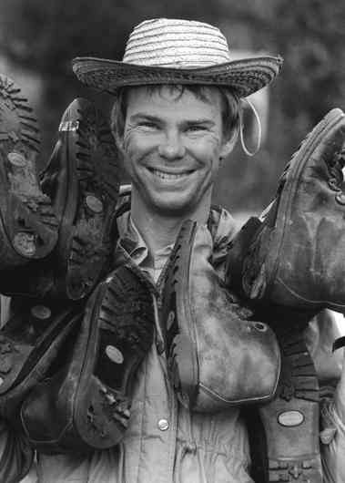 deshina00's tweet photo. General Knowledge.

The longest walk ever taken place was by George Meegan. He walked from the bottom of South America to the top of North America. He took 41 million steps, wore out 12.5 pairs of shoes, and collected 8 world records. https://t.co/rFIeHUo1NW
