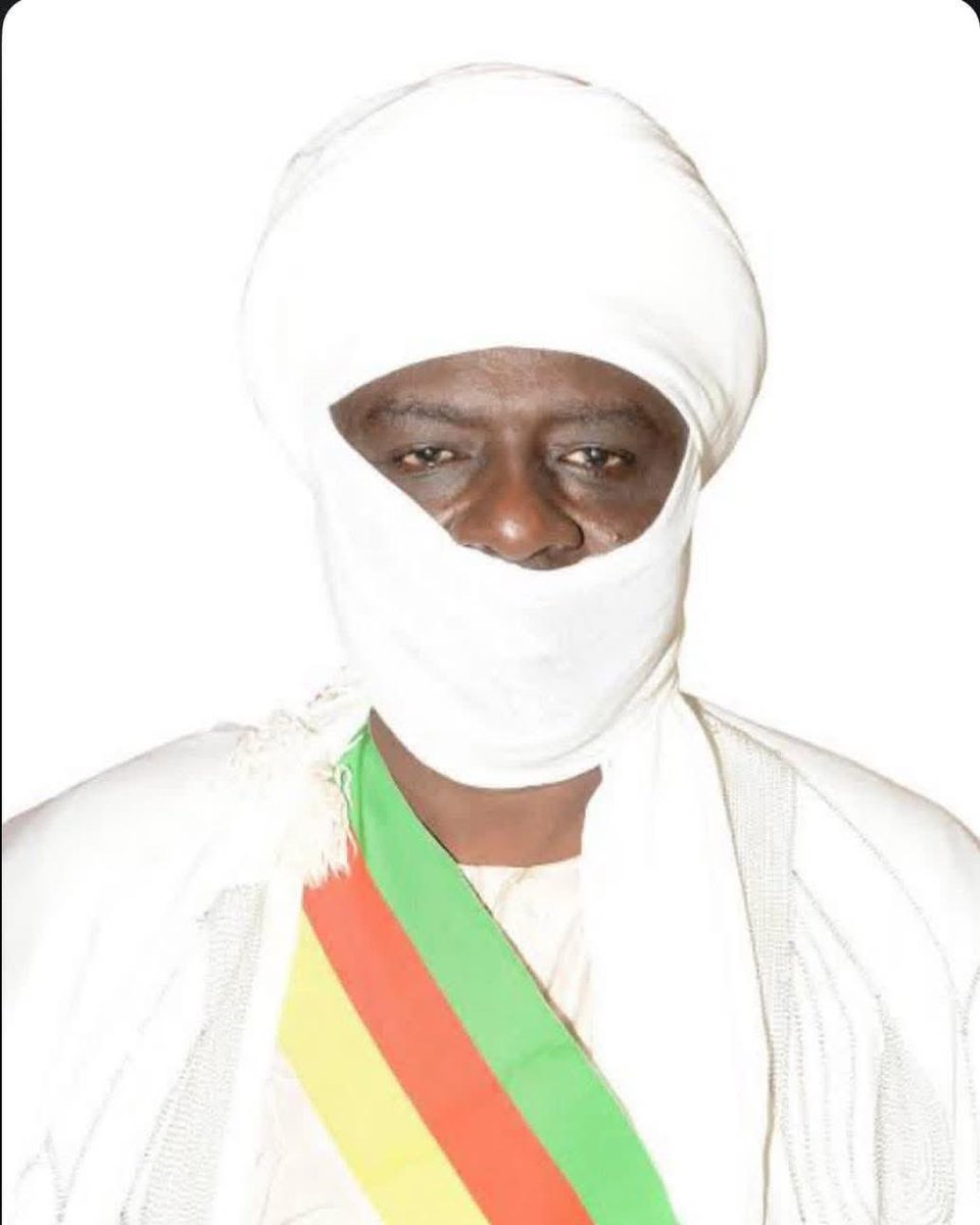 wandafu7's tweet image. 🔴🇨🇲| c’est Officiel

Le Lamido de Rey-Bouba, Aboubakary Abdoulaye, est le nouveau Président du Sénat du Cameroun.
#Cameroon