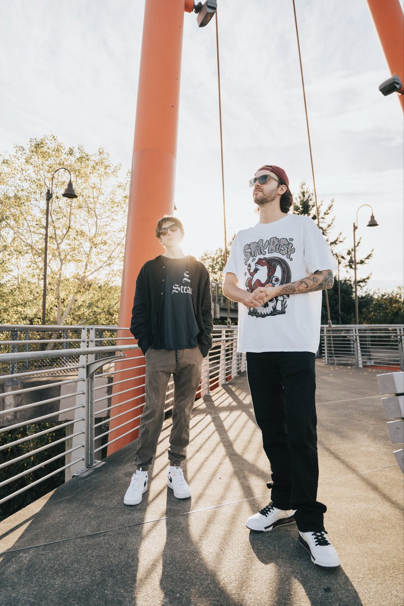 Oddly Eazy tweet media