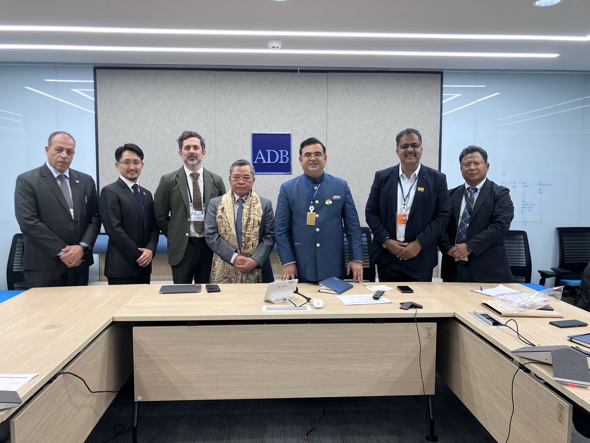 Kaz_Fujiwara's tweet photo. @a_dohong ADG/RR @FAOAsiaPacific met H.E. @JakumarRawal Minister of Marketing &amp; Protocol, Maharashtra State 🇮🇳 at the margin of #AFS2026, exchanged views on potential areas of collaboration: #ValueChainDevelopment #MarketAccess #InternationalStandard #Nutrition 
#4Betters https://t.co/eBR0oYhKRM