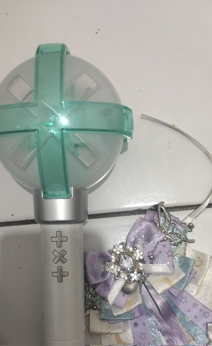 moa ada yg nyari moabong ver.2?
Lagi BU banget😭 gabisa pulang jadi mau jual aja,
700k (nego tipis) udah incl aksesorisnya.
minus box kotor atasnya aja + ada bercak biru dikit di gagang moabong.
tolong bantu beli dan jualin ya moa🙏 buat pulang huhu 
(dom.bekasi)
#moj #mosell