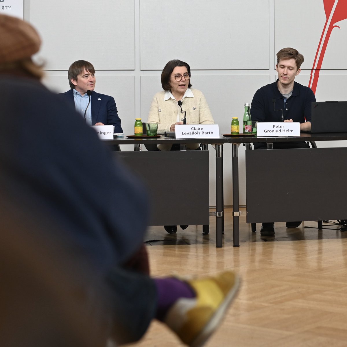 epicenter_works's tweet photo. #PK Digitale Identität in Europa - und Österreich 🇦🇹 hinkt hinterher.
Während die EU mit dem „European Digital Identity Wallet" mehr Datenschutz und Kontrolle für Bürger schaffen will, bleibt Österreich • bei der Umsetzung zurück. 🧵 1/5 https://t.co/GJY2j3YFWJ