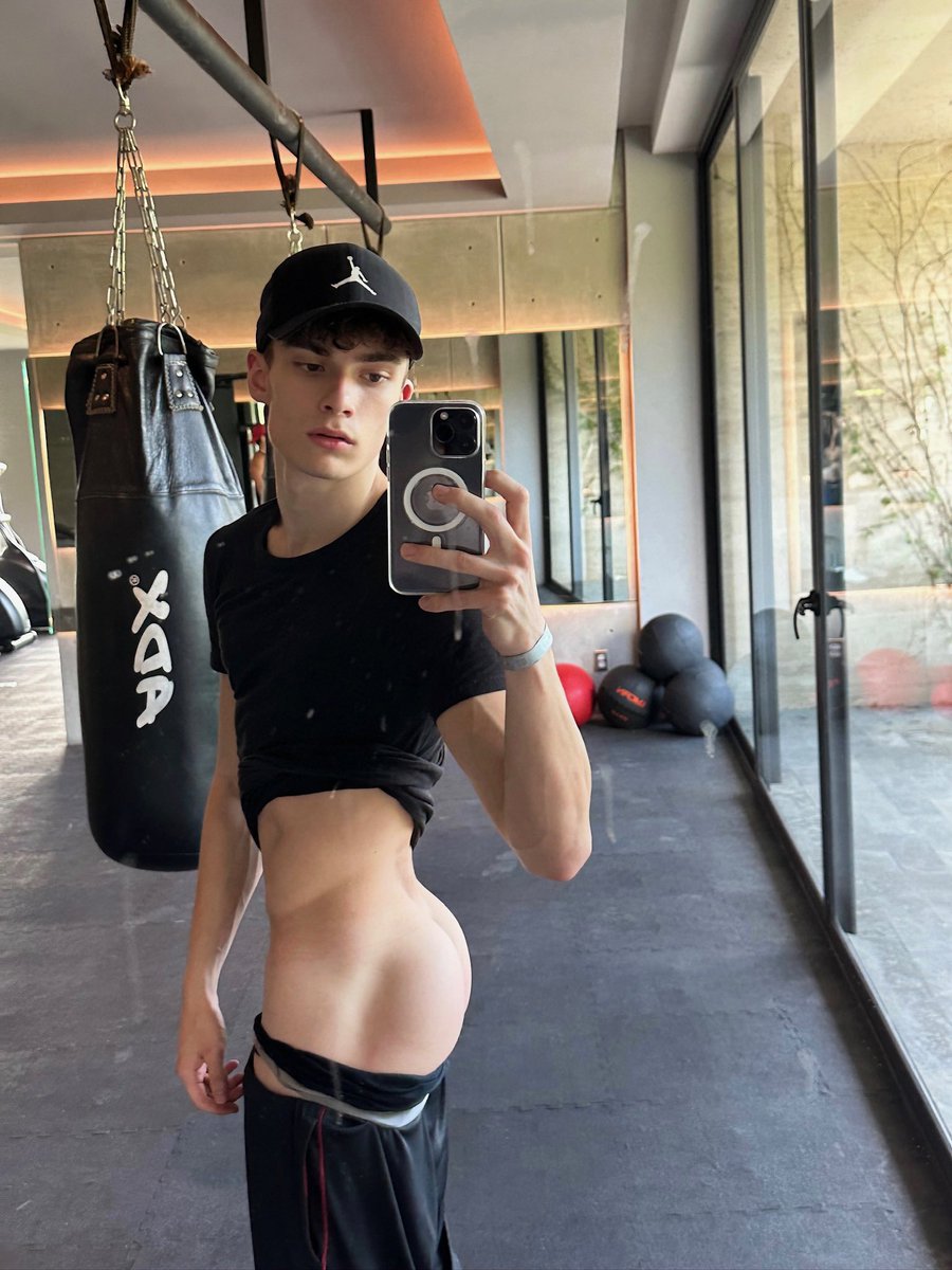 Romeo Twink tweet media