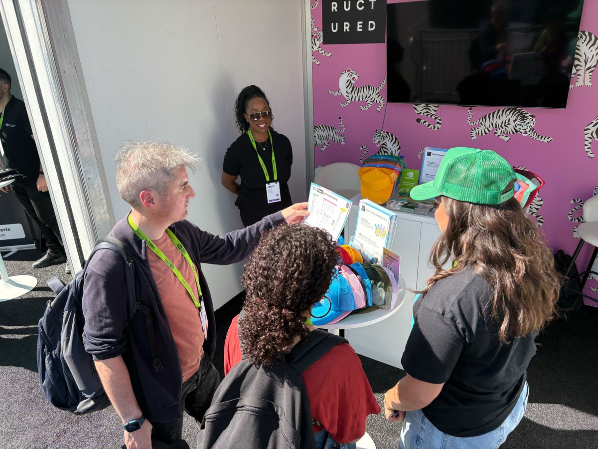 Unstructured tweet media