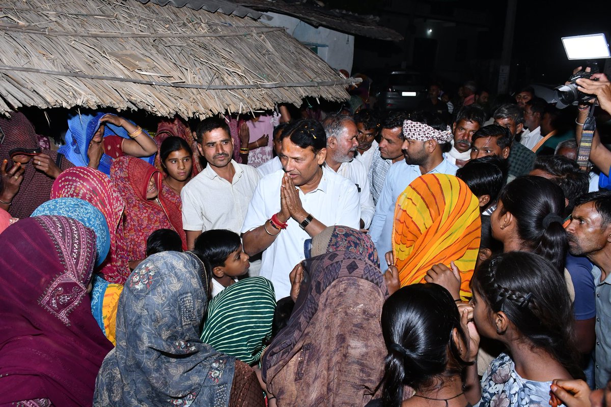 PramodBhayaINC's tweet image. 📍आभार ग्राम शाहपुरा  - धन्यवाद यात्रा!

विश्वास का मार्ग, सेवा का संकल्प।
#PramodBhaya #Anta #Mangrol