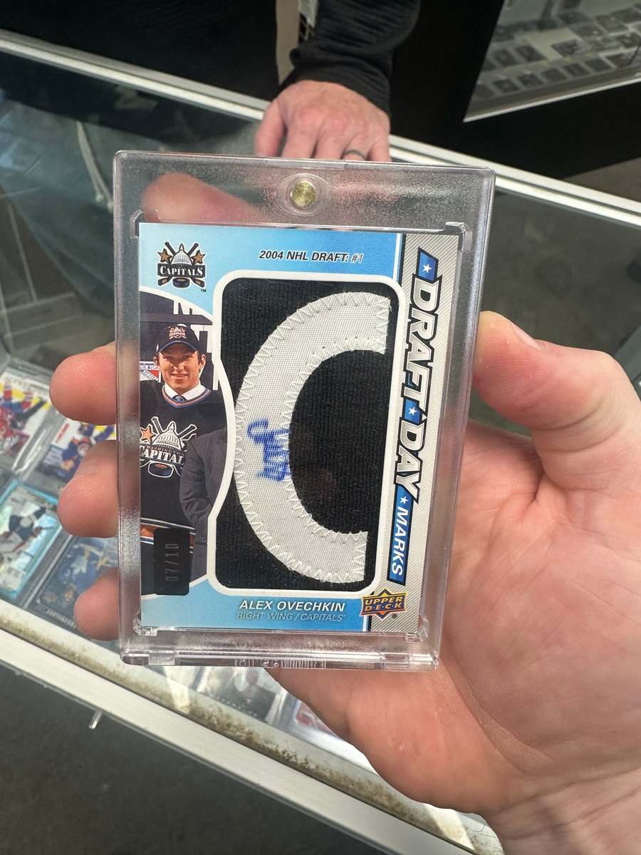 SportsCardJunct's tweet image. Check out these awesome weekend customer pulls 😯

#SCJ #TradingCards #WhoDoYouCollect #TheHobby #SportsCards #Collecting #HobbyShop #SUPPORTYOURLCS