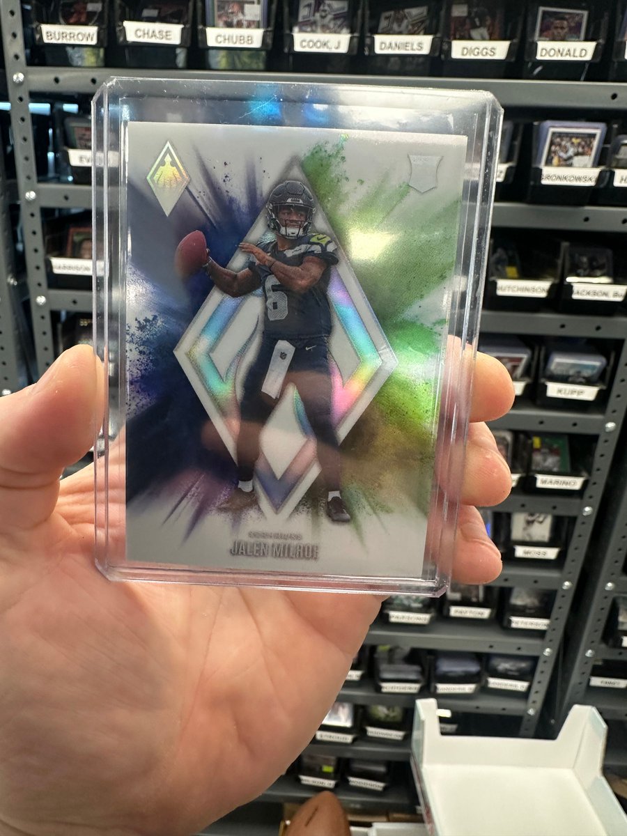 SportsCardJunct's tweet image. Check out these awesome weekend customer pulls 😯

#SCJ #TradingCards #WhoDoYouCollect #TheHobby #SportsCards #Collecting #HobbyShop #SUPPORTYOURLCS