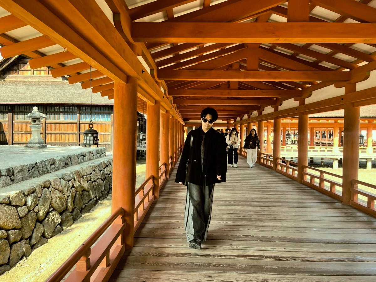 mer0nsoda's tweet photo. 広島旅行行った！！
撮りたかった写真も撮れて、お好み焼きもあのお店行けました！
 #アレキサンドロス
 #ドロス
 #磯部寛之
 #広島
 #厳島神社 https://t.co/yjd5Qqnnrg