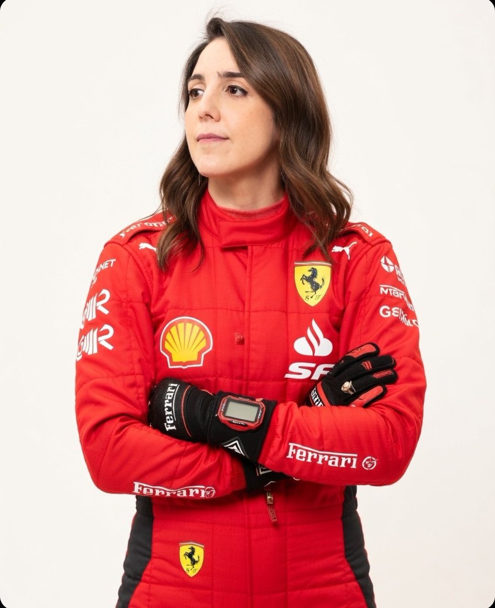 licenale's tweet photo. Así de bien conduce @FioSargenti 🏁 https://t.co/NvCZLxyh5e