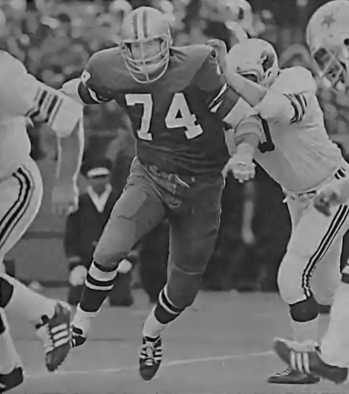 nflpastplayers's tweet photo. Bob Lilly dominating vs. the St. Louis Cardinals (~1971). The Cowboy legend started all 14 seasons, earned 11 Pro Bowls, 7 All-Pro 1st Teams, and made the Hall of Fame, All-1960s, All-1970s, and NFL 100 All-Time teams.
https://t.co/sScsfkSTbu
#BobLilly #DallasCowboys https://t.co/NOgibHlots