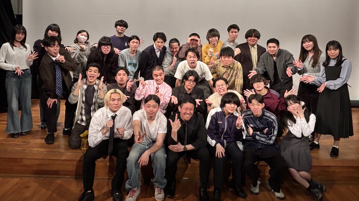 TOYOVSKARASU's tweet photo. 【終演】

立ち酔い超人 五杯目〜卒業編〜

終演しました！！
ご来場頂きありがとうございました！！！！
これからもサノス、一向聴を応援してもらえると嬉しいです！！ https://t.co/iNjYGlOEkR