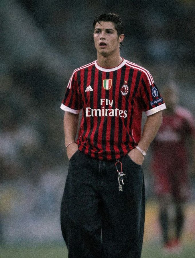 Active father, Active legend, Active idol, Active billionaire, Active GOAT 🐐  

One and only CR7