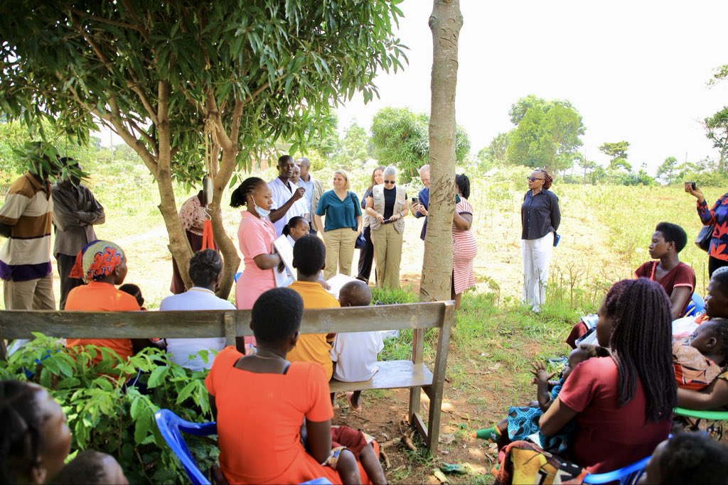 UNFPAUganda's tweet image. At Nsono Trading Centre, Namayingo District, the delegation visited an integrated community outreach providing maternal care, obstetric fistula prevention, screening &amp;amp; referrals—building on efforts that have reached thousands, including young people with essential #SRHR services.