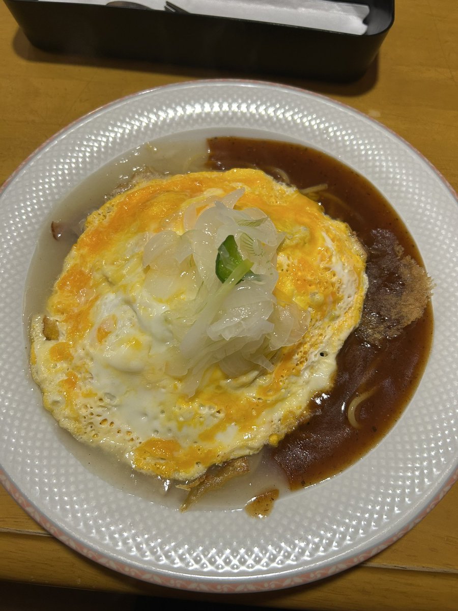 amaoto_ten's tweet photo. 今日は市内の合同研修会だったから、上司と参加してきた！
お昼は滑り込みで入ったあんかけパスタ屋さんへ🍝行列出来てたけど後でGoogleマップで見たら星4の高評価名店だった👀
ボリューム満点でめっちゃ美味しかった🫶🏻 https://t.co/XnKPAZi3at