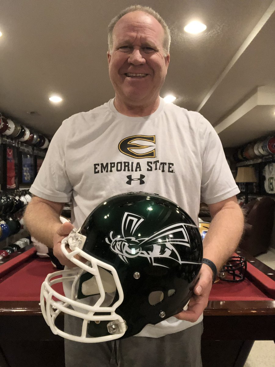 JerryQuickel's tweet photo. Helmet of the day #51!
Go
Green on St Pats day! Sacramento State Hornets! @SacHornetsFB is moving to FBS next year! Great lid but a revo with a speed mask is weird! They have some other cool looks as well. @sacstate @CFBHome @FB_Helmet_Guy https://t.co/JA5IjadJAc