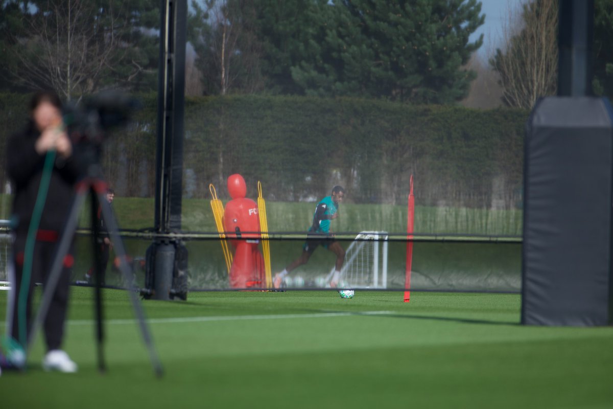 Alexander Isak is back out running at The AXA 👀

Hopefully a return soon 🙏