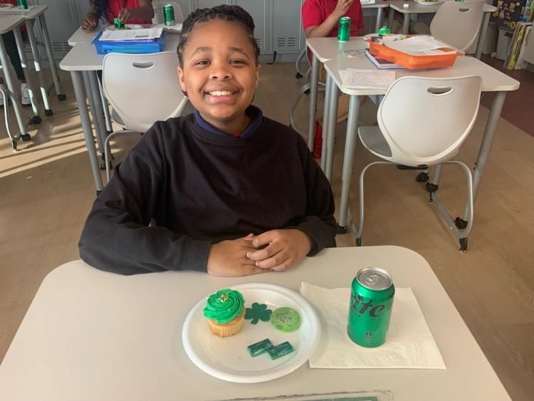 Venicereddevil's tweet photo. Happy St. Patrick's Day from Mrs. Cullens 5th grade class! https://t.co/JUowmPQRnB