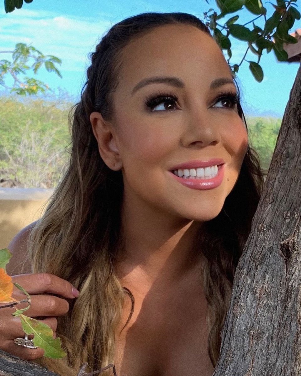 AllAboutMariah's tweet photo. "Even from the beginning I said 'If you want to put me with people to write with and collaborate, that's fine, but don't try to force me to record someone else's song.' I'm not saying I'm friggin' William Shakespeare. But even writing a melody, it's a release." @MariahCarey 👑🎶 https://t.co/bArQskC0wn