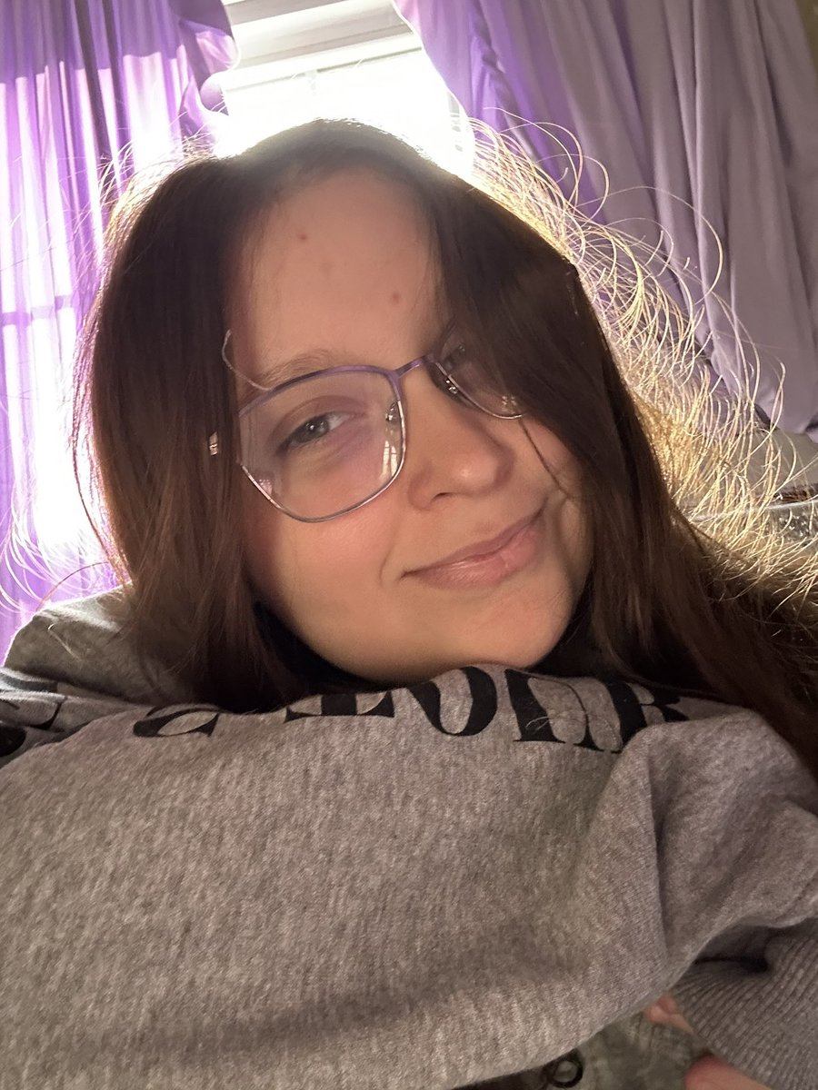 kirsten 🪩⋆｡°✩ tweet media