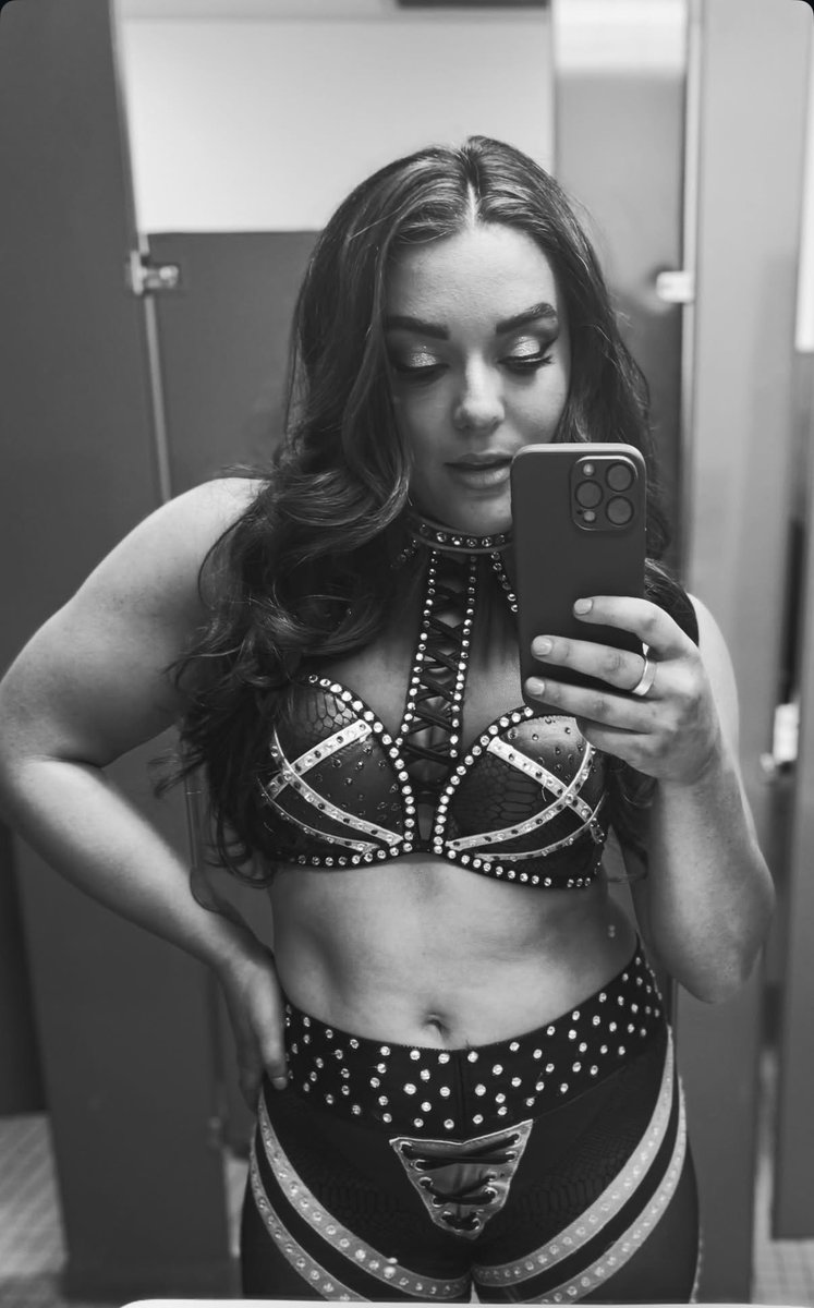 Long May She Reign (Parody) tweet media