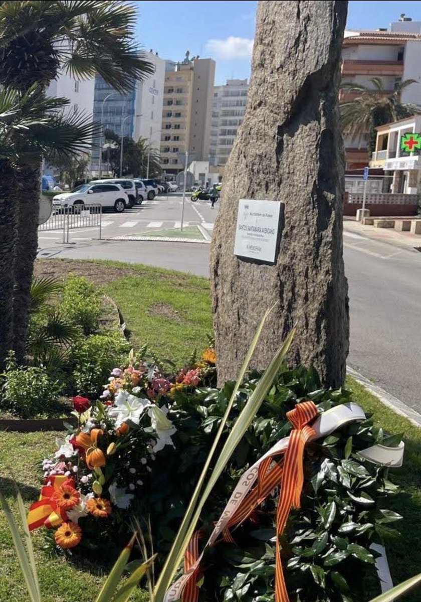 Elena_Faba's tweet image. Mi gran amigo Santos Santamaria Avendaño @mossos  asesinado por ETA 17 marzo 2001.Han pasado 25 años pero,pasen los años que pasen,te seguiré llevando en mi corazón y reclamando jto las víctimas #Memoria #Dignidad #Justicia. Unidad para luchar todos juntos contra el #terrorismo