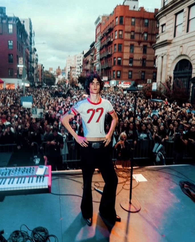 jay 💗🎸 IS SEEING LAROI MAY 29 tweet media